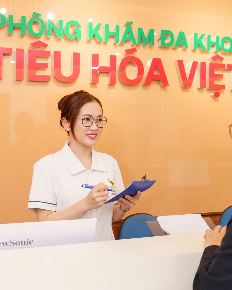 Khách hàng được tiếp đón, tư vấn tại Tiêu Hóa Việt