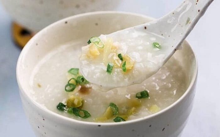 Nên ăn cháo mềm sau khi cắt polyp dạ dày