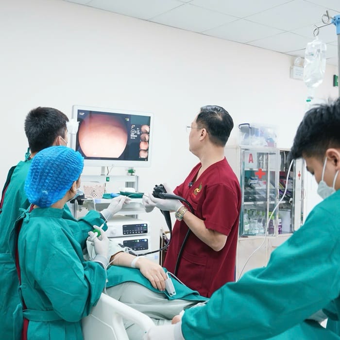 Khám và cắt polyp đại tràng an toàn, hiện đại bởi bác sĩ giỏi