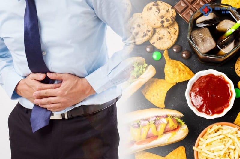 Người bệnh nên tránh ăn đồ cay nóng, chiên rán, đồ ăn nhanh