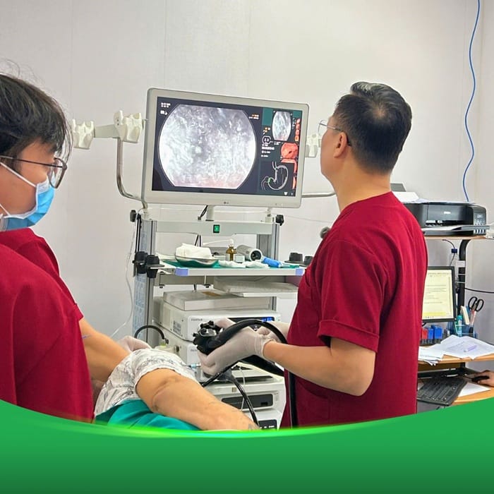 Trong quá trình thực hiện thủ thuật cắt polyp dạ dày không gây đau vì được gây mê toàn thân