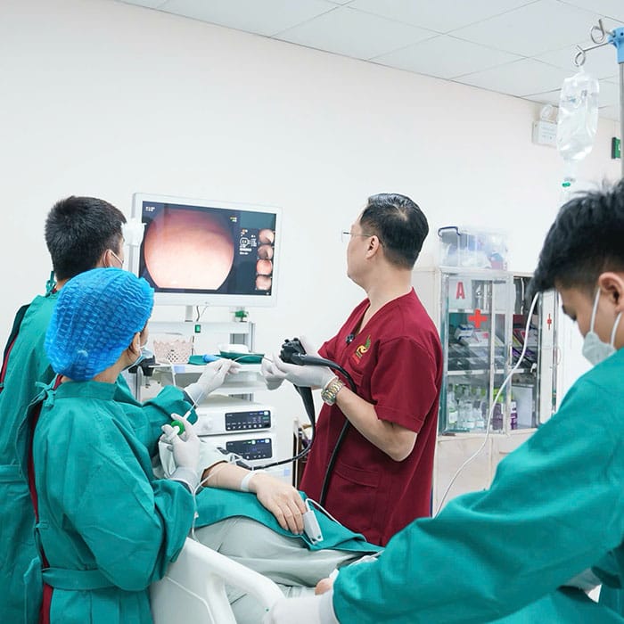 Nên đi thăm khám, nội soi dạ dày để được chỉ định loại thuốc phù hợp