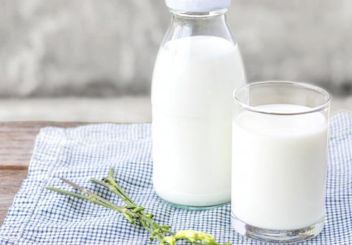 Ưu tiên uống sữa không đường ít chất béo