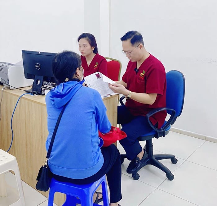 Cần thông báo cho bác sĩ ngay nếu đã ăn uống trước nội soi trực tràng