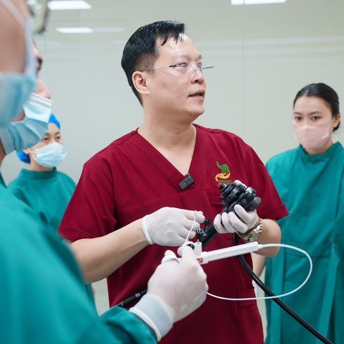 Tay nghề bác sĩ và trang thiết bị ảnh hưởng tới chi phí nội soi hậu môn