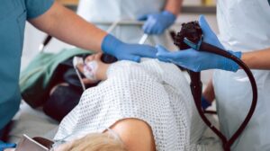 Bị trĩ có nội soi đại tràng được không? một số trường hợp cần biết