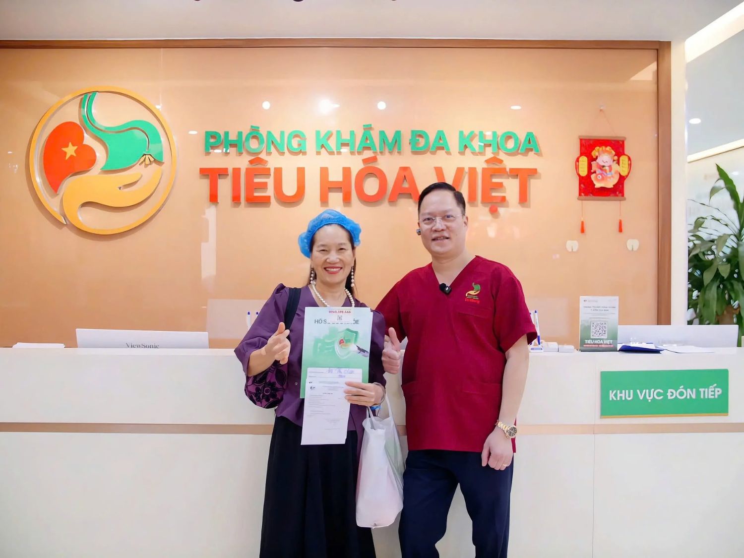 Cô Liên vui vẻ và hài lòng sau khi nội soi