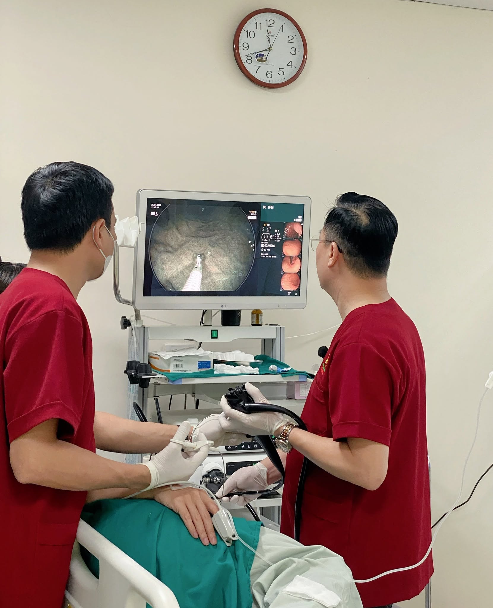 Nội soi sẽ giúp phát hiện ra vi khuẩn HP ở dạ dày