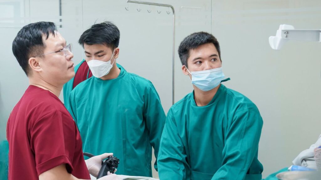 Nội soi dạ dày không đau kiểm tra loét có an toàn không? Bác sĩ giải đáp