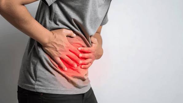 Đau bụng là triệu chứng có thể gặp trong nhiều bệnh lý tiêu hóa và cần được đánh giá dựa trên vị trí, mức độ và thời gian kéo dài.