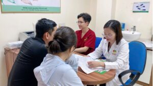 Nội soi dạ dày có cần người nhà đi cùng không?