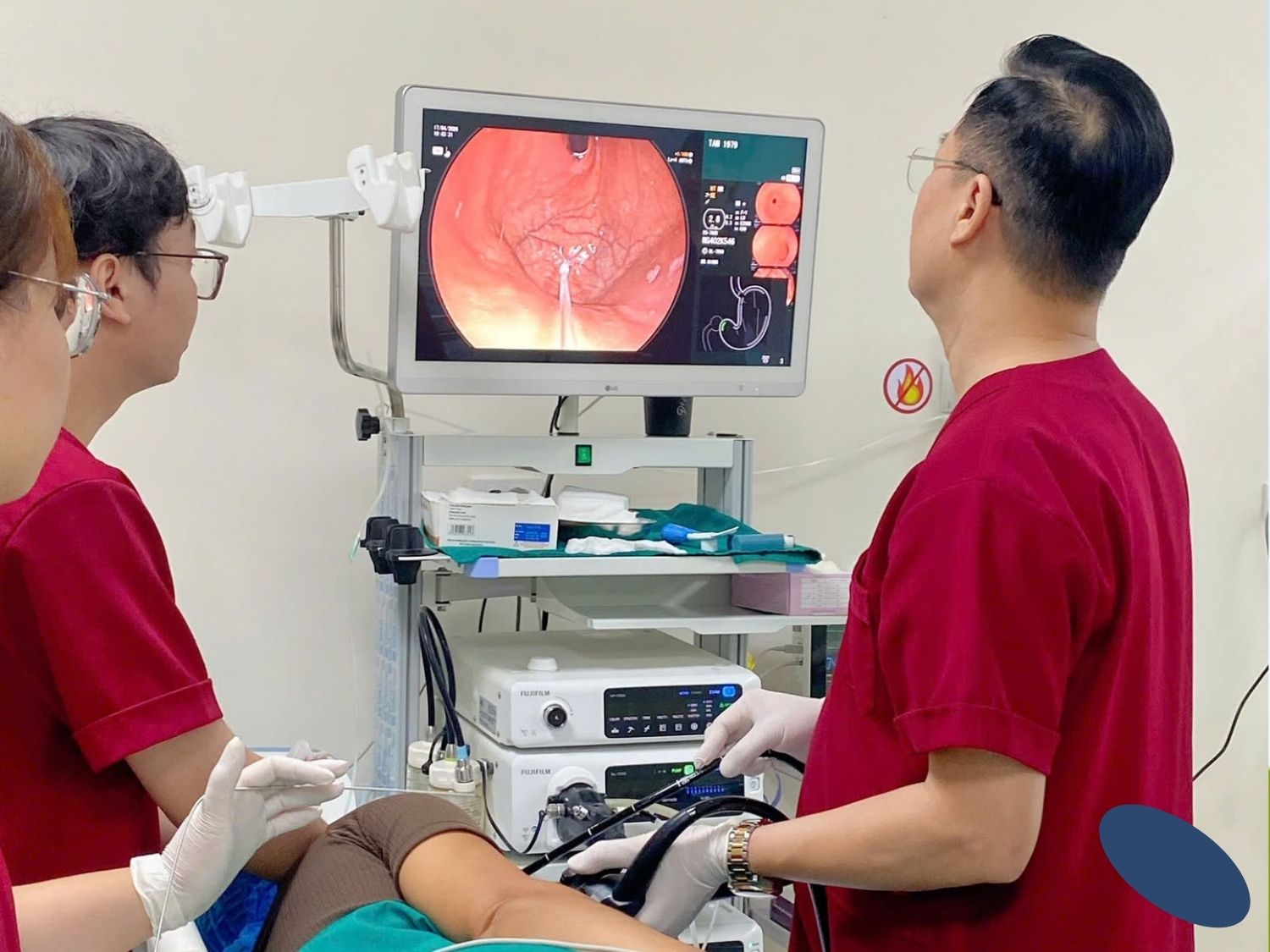 khách hàng nội soi an toàn tại phòng khám Tiêu hóa Việt