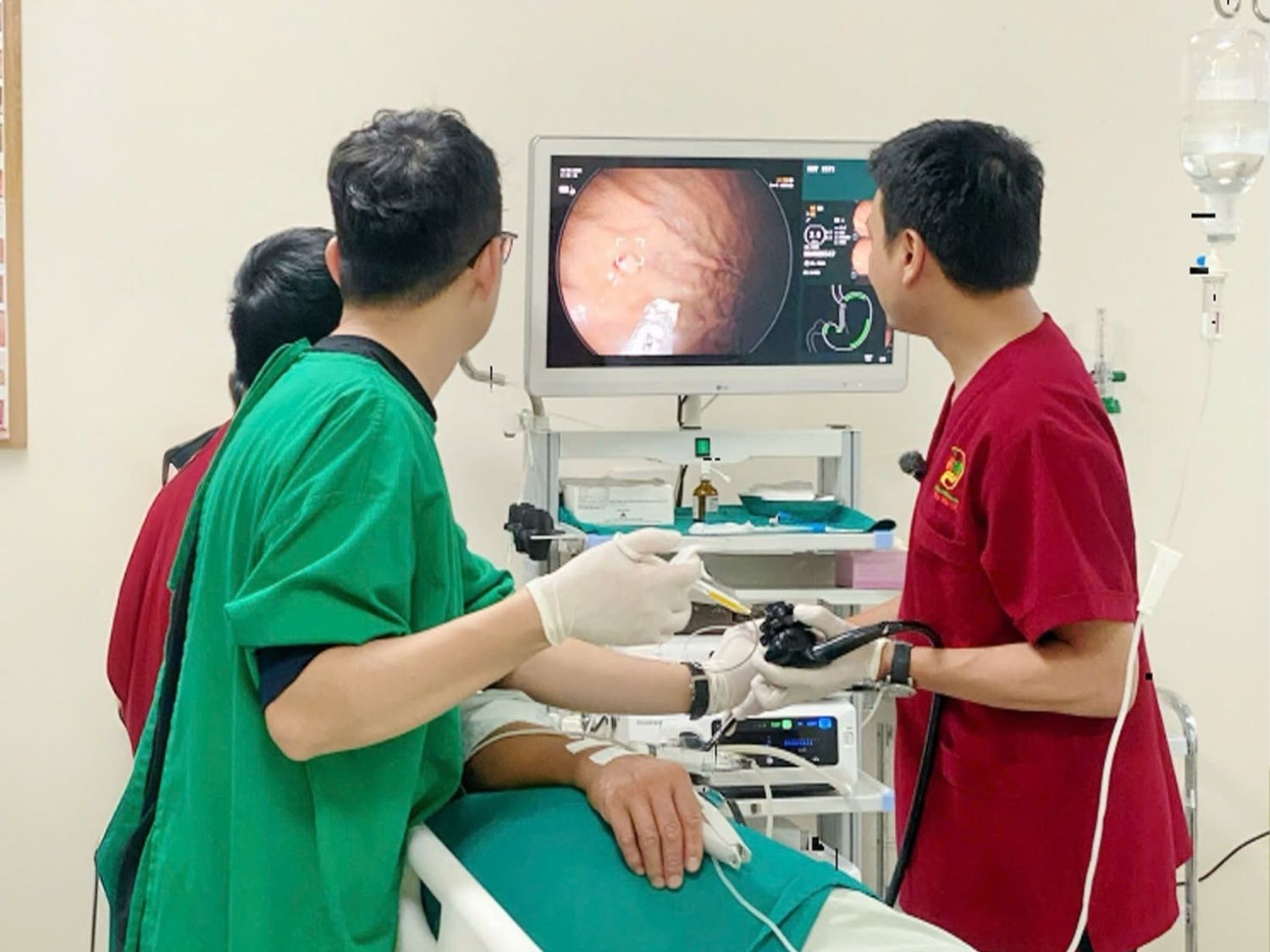 Nội soi dạ dày gây mê hoặc tiền mê giúp khách dễ chịu hơn
