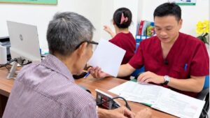 Bác sĩ nào giỏi về nội soi đại tràng ở Hà Nội?