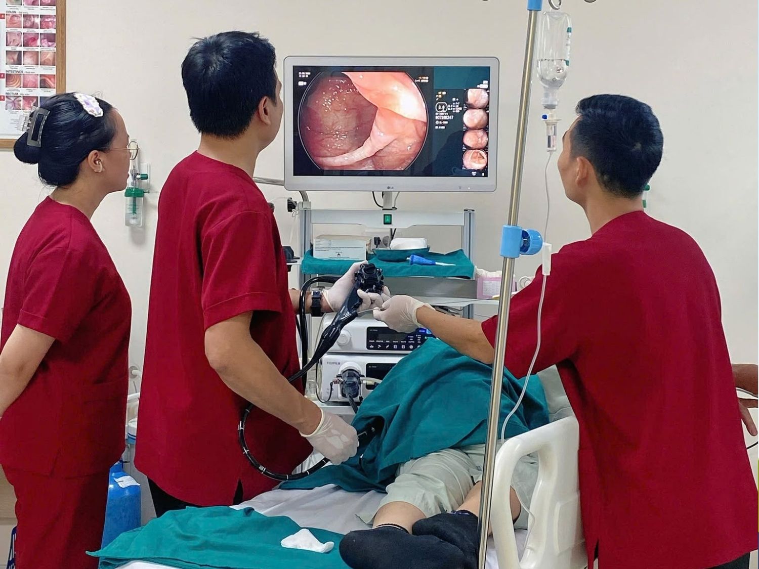 quá trình nội soi đại tràng chẩn đoán diễn ra rất nhanh chóng