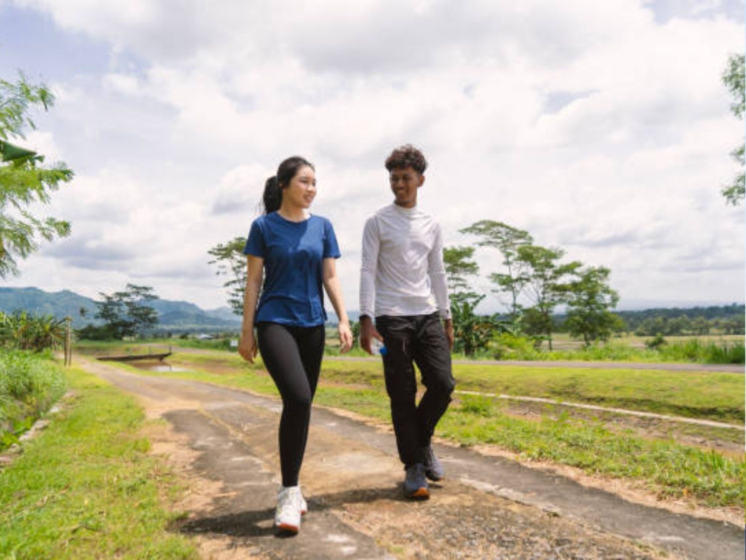 Duy trì tập luyện thể thao nhẹ nhàng như đi bộ cải thiện sức khỏe