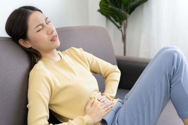 Trường hợp đau bụng kéo dài bất thường, đau hậu môn, sụt cân không chủ ý