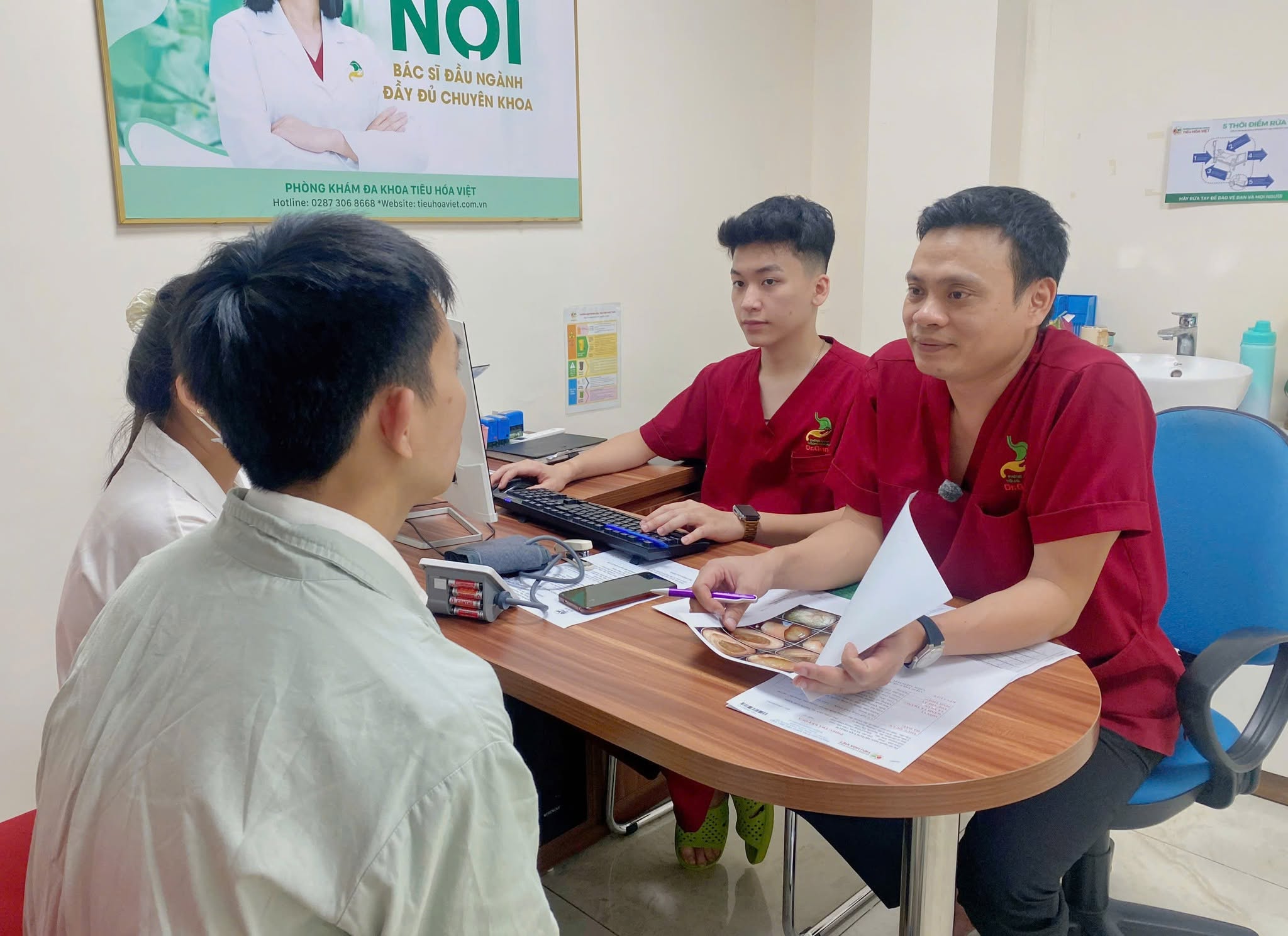 Nên thăm khám lại để bác sĩ kiểm tra và thay đổi phương pháp điều trị